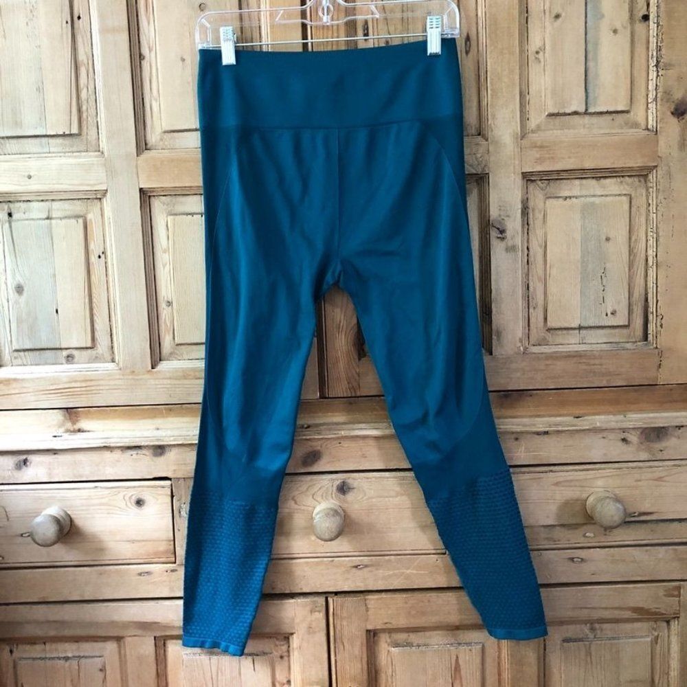 Fabletics Small‎ Full Length Blue Cut Out Cropped High Rise Leggings